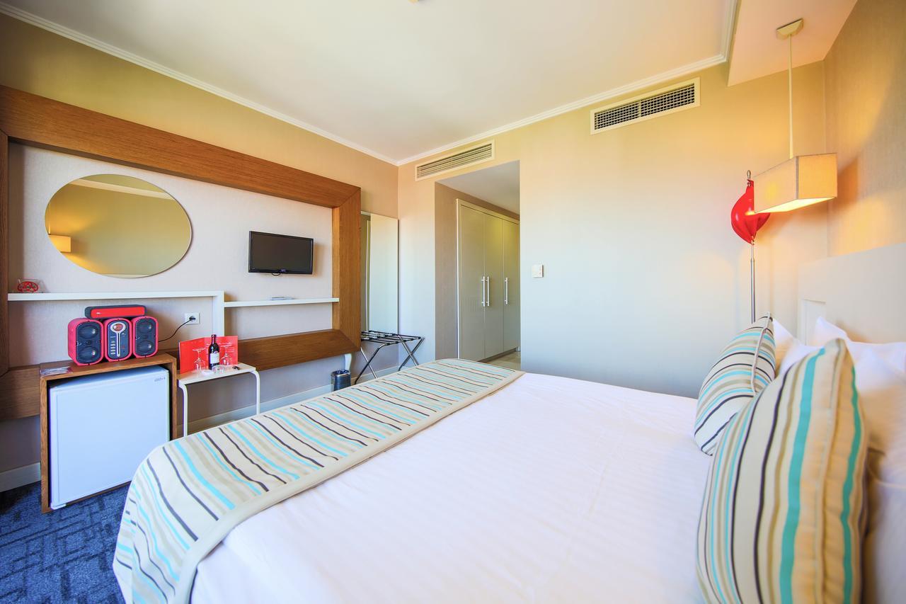 Sisus Hotel Çeşme מראה חיצוני תמונה