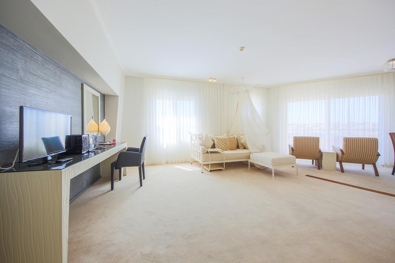 Sisus Hotel Çeşme מראה חיצוני תמונה