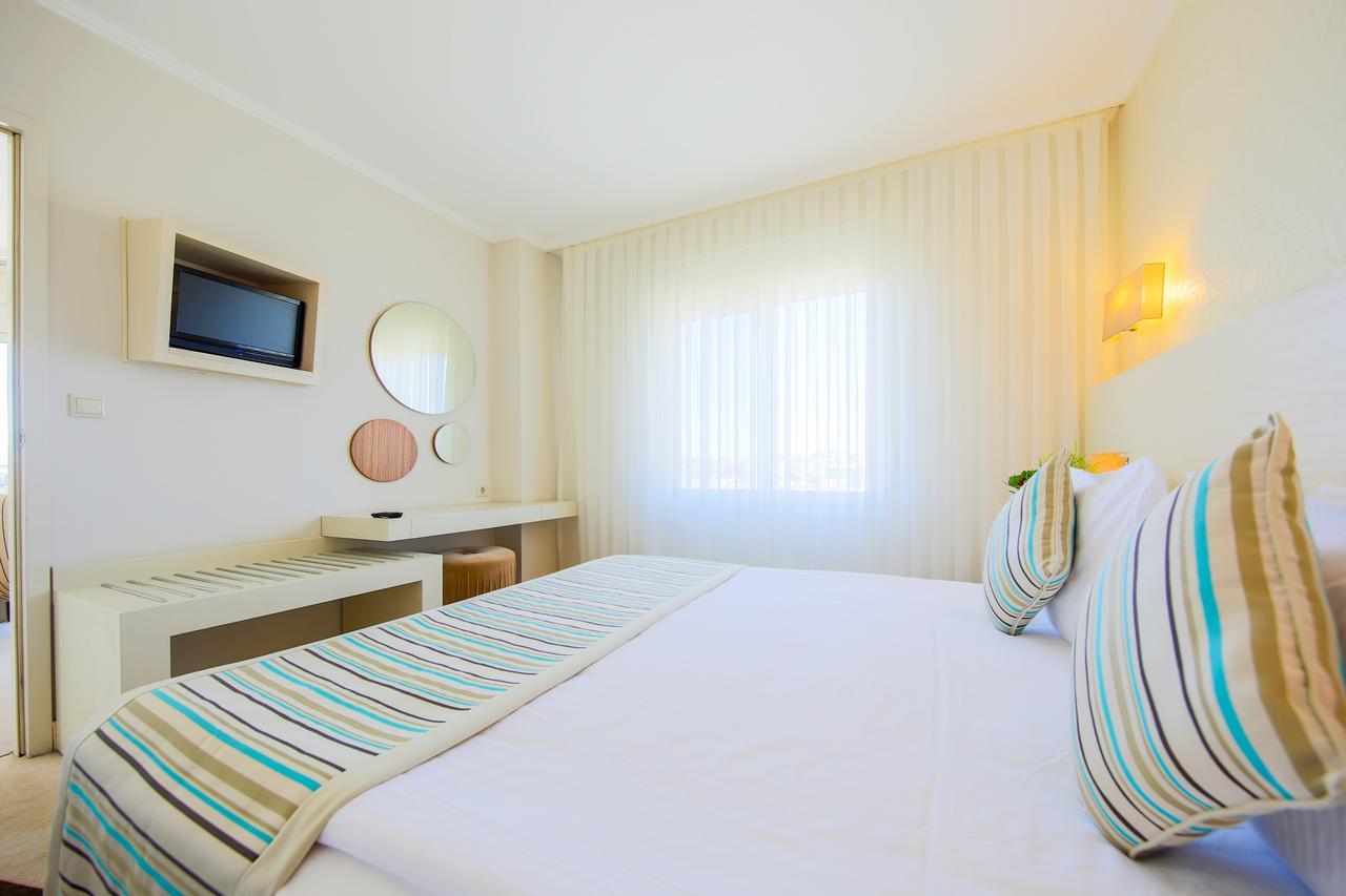 Sisus Hotel Çeşme מראה חיצוני תמונה