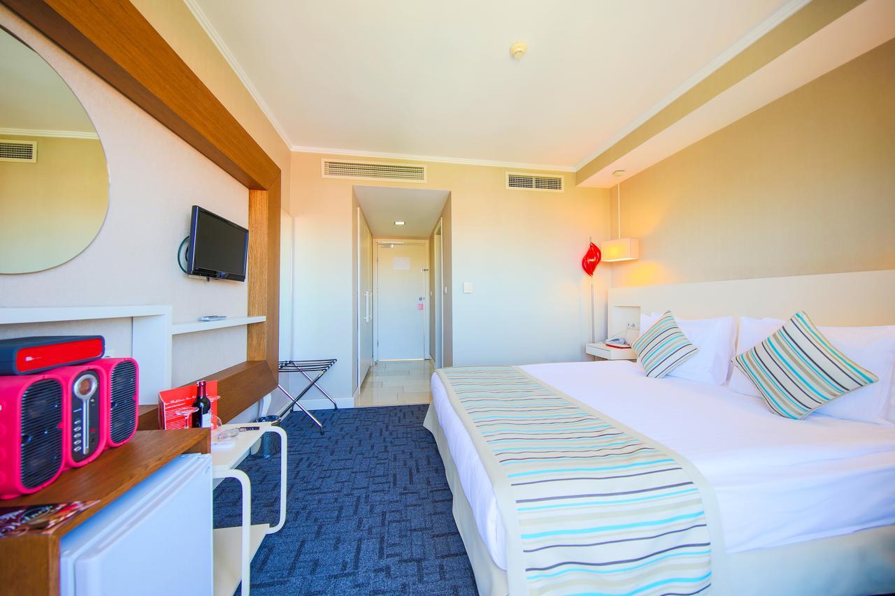 Sisus Hotel Çeşme מראה חיצוני תמונה