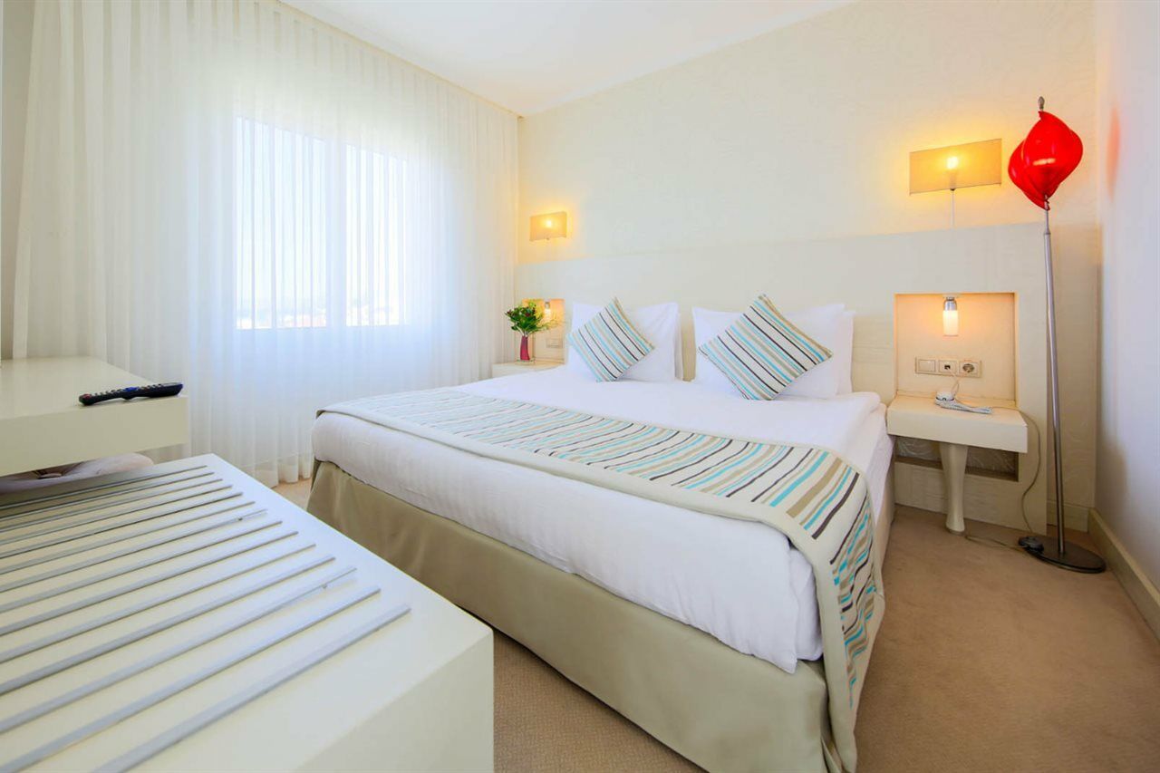 Sisus Hotel Çeşme מראה חיצוני תמונה